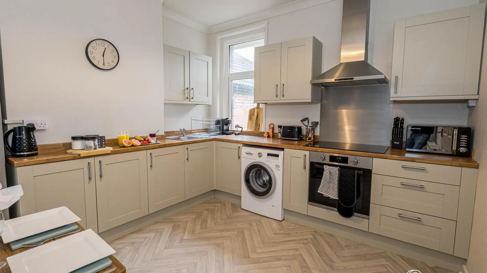 Parkstone Central By Grandeur Property Poole Apartment
