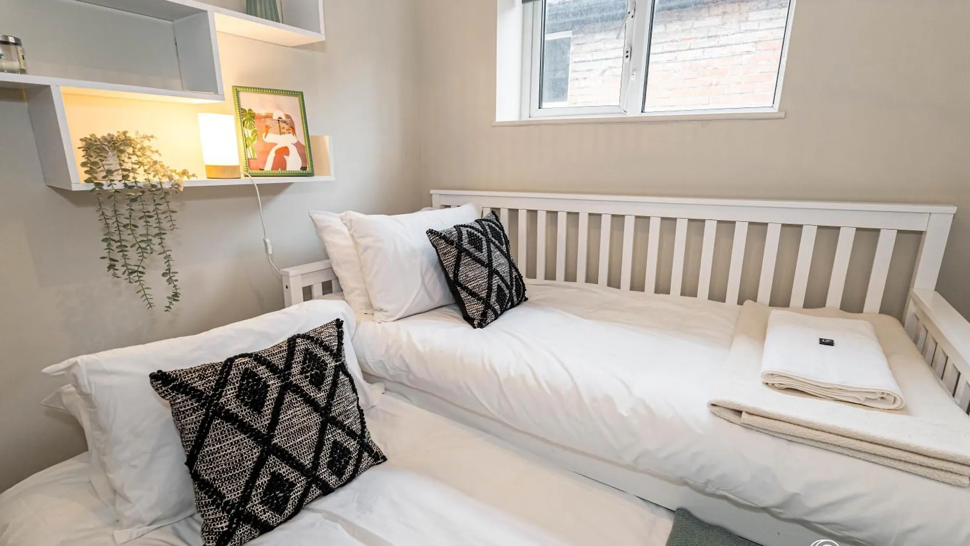 Parkstone Central By Grandeur Property Poole Apartment